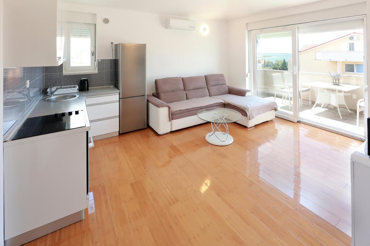 Villa Mainz Novalja Exteriör bild