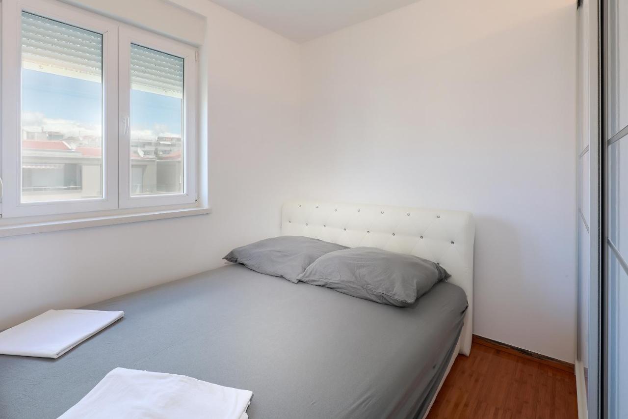 Villa Mainz Novalja Exteriör bild
